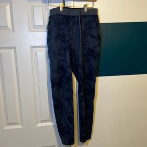 Lululemon large men’s blue navy textured tech pants joggers